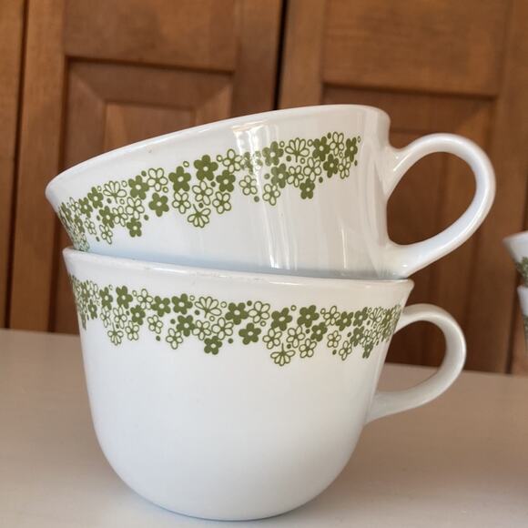 Vintage Corelle “Crazy Daisy” Coffee Cups, Set of 4 - Picture 4 of 9